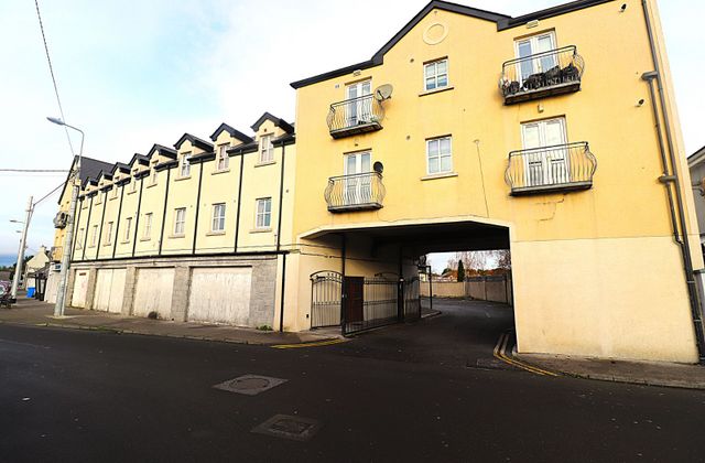 24 Clayton Court, Staplestown Road, Carlow Town, Co. Carlow - Click to view photos