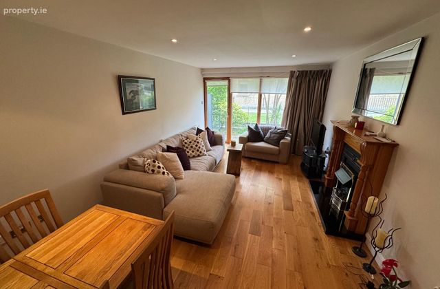 Apartment 16, Merton Hall, Milltown Avenue D06 Ka06, Milltown, Dublin 6 - Click to view photos