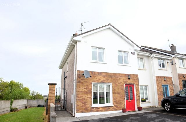 67 Jairdin Drive, Loughrea, Co. Galway - Click to view photos