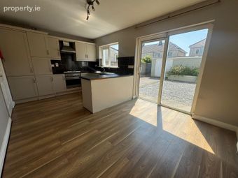 21 College Avenue, College Manor, Cobh, Co. Cork - Image 5