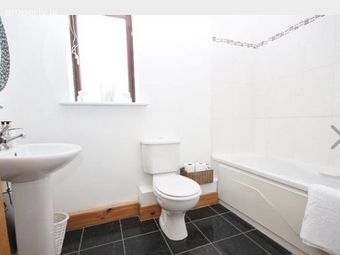 28 Castlegate Chase, Adamstown Castle, Adamstown, Co. Dublin - Image 4