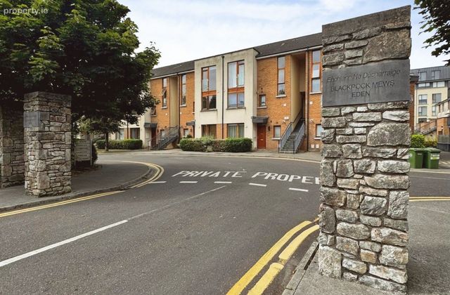27 Blackrock Mews, Convent Road, Blackrock, Co. Cork - Click to view photos