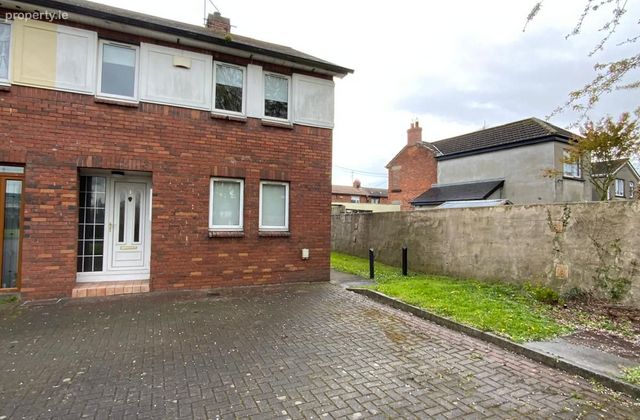 1 Cooley Park, Dundalk, Dundalk, Co. Louth - Click to view photos