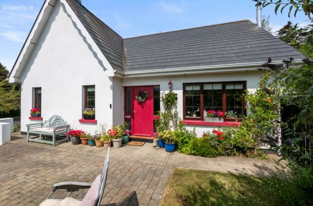 6 The Village, Ballymoney, Ballymoney, Co. Wexford - Click to view photos