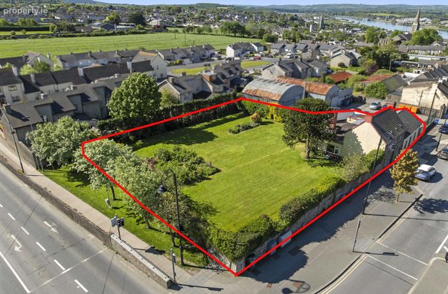 76 Irishtown, New Ross, Co. Wexford - Click to view photos