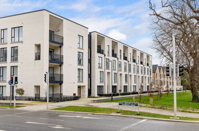 32 Woodbrook Court, Shankill, Dublin 18 - Click to view photos