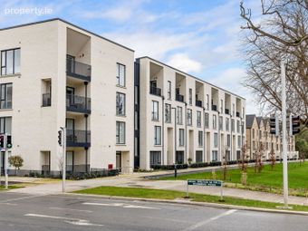 32 Woodbrook Court, Shankill, Dublin 18