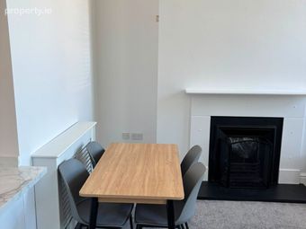 Apt 5, The Square, Begggar's Bush, D04 Xy18, Ballsbridge, Dublin 4 - Image 3
