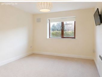 6 Hunters Hall, Hunters Place, Ballycullen, Dublin 24 - Image 4
