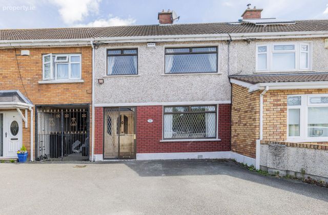 8 Clonshaugh Rise, Clonshaugh, Dublin 17 - Click to view photos