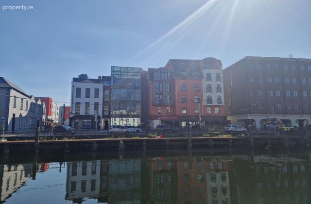 Apartment 45, Trinity Court, Cork City Centre, Co. Cork - Click to view photos