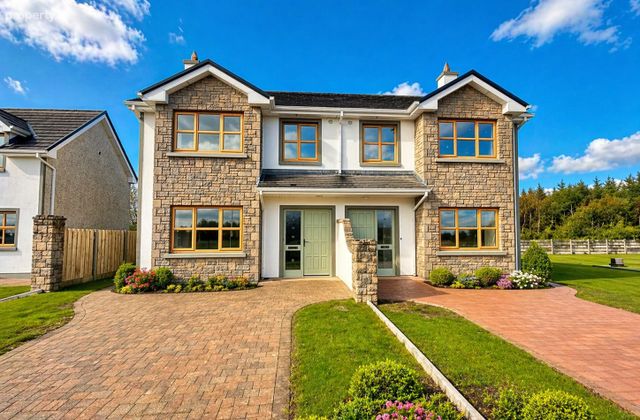 Gort An Tsruth&aacute;in, Garrafrauns, Tuam, Co. Galway - Click to view photos