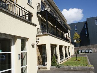 18 Riverbank Hse, Islandbridge, Dublin 8