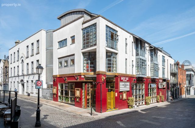 Penthouse 3 The Friary Apartments, 5/6 Cecilia Street, Dublin 2, Dublin 2 - Click to view photos