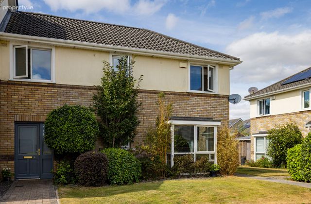 4 Cedar Park, Ridgewood, Swords, Co. Dublin - Click to view photos