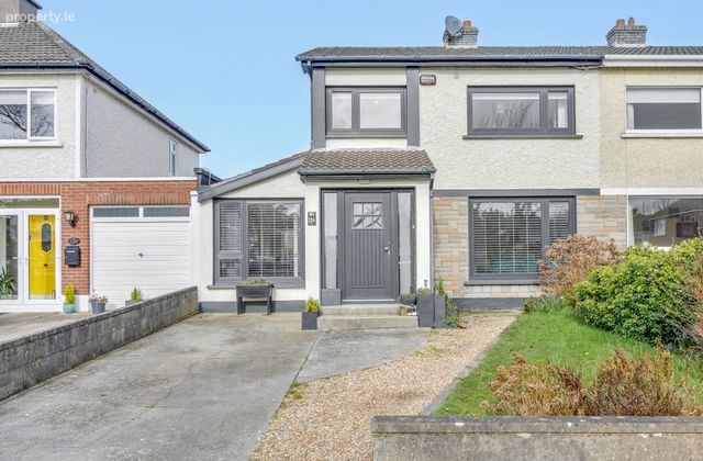124 Carrickhill Rise, Portmarnock, Portmarnock, Co. Dublin - Click to view photos