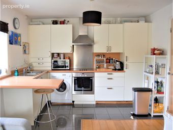 88 Grianan Fidh, Aiken's Village, Stepaside, Dublin 18 - Image 3