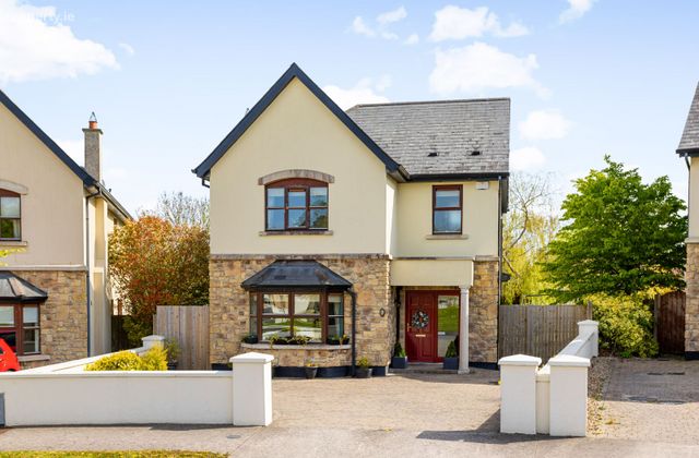9 The Court, Walshestown Park, Newbridge, Co. Kildare - Click to view photos