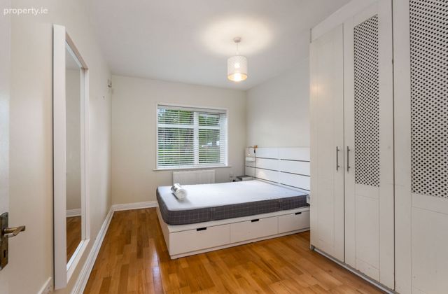 Collegefort, Castleknock, Strawberry Beds, Co. Dublin - Click to view photos