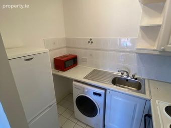 Apt 160, Block 5, Custom Hall, D01 E282, Dublin 1 - Image 4