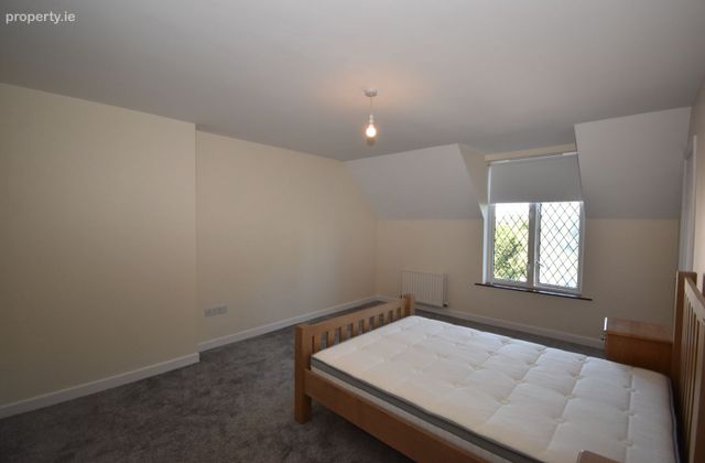 9 Maryborough Downs, Maryborough Hill, Rochestown, Co. Cork - Click to view photos