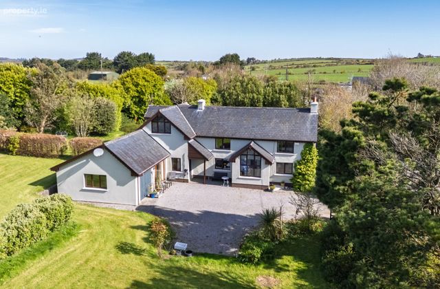 Kilsteague Farmhouse, Kilsteague, Annestown, Co. Waterford - Click to view photos