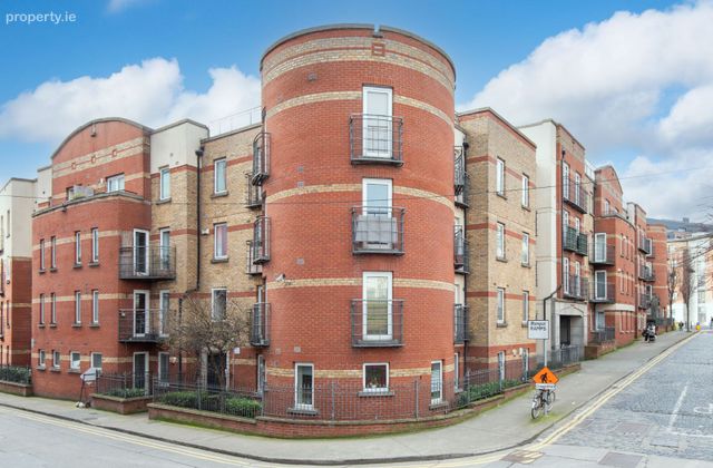 Apartment 83, Newmarket Square, Christchurch, Dublin 8 - Click to view photos