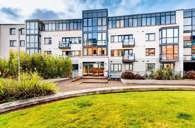 Apartment 126, Block 4, Parkgate Place, Kilmainham, Dublin 8 - Click to view photos