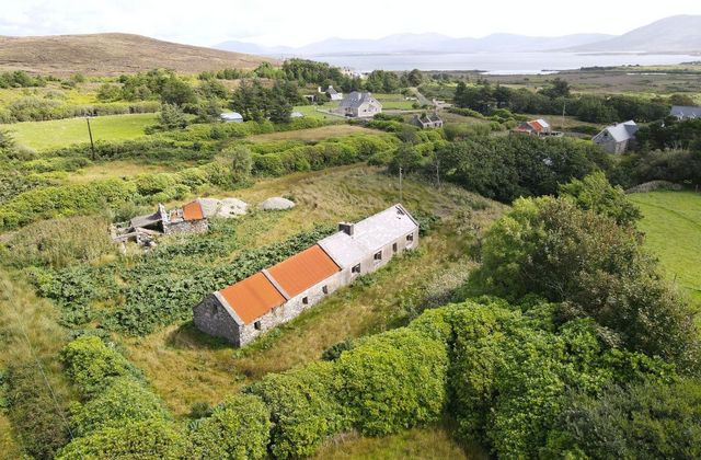 Bunnacurry, Achill, Co. Mayo - Click to view photos