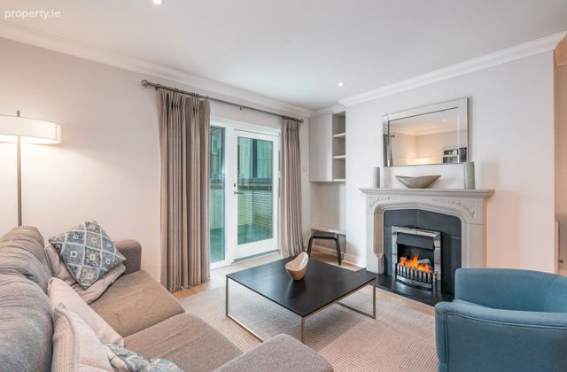 Shelbourne Hall, Shelbourne Road, Ballsbridge, Dublin 4 - Click to view photos