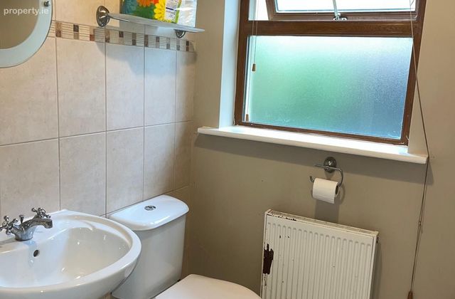 18 Melview Glen, Melview, Newtownforbes, Co. Longford - Click to view photos
