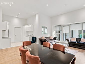 15 Hanover Court, Grand Canal Dock, Dublin 2 - Image 4