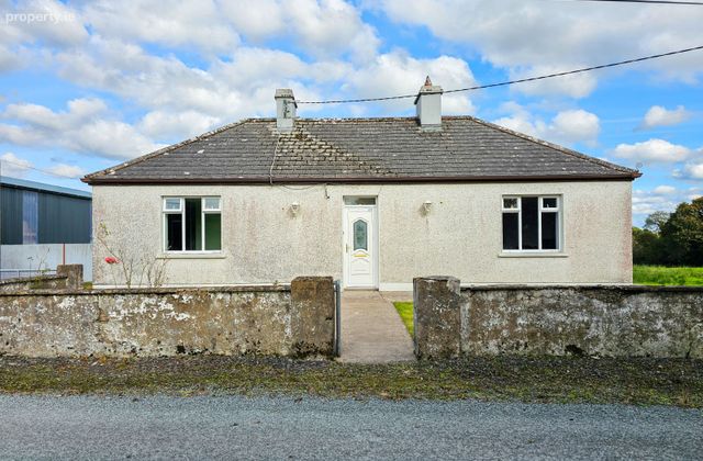 Derrycoosh, Castlebar, Co. Mayo - Click to view photos