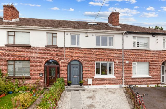 50 Dollymount Park, Clontarf, Dublin 3 - Click to view photos