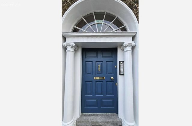 Baggot Street Lower, Dublin 2 - Click to view photos