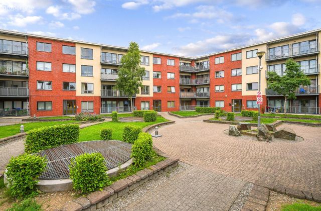 Apartment 22, Core C, Rosse Court Heights, Rosse Court Rise, Lucan, Co. Dublin - Click to view photos