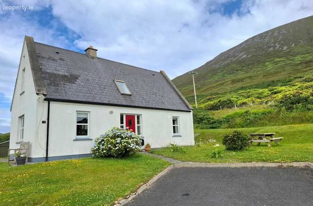 13 Baile Slievemore, Dugort, Achill, Co. Mayo - Click to view photos