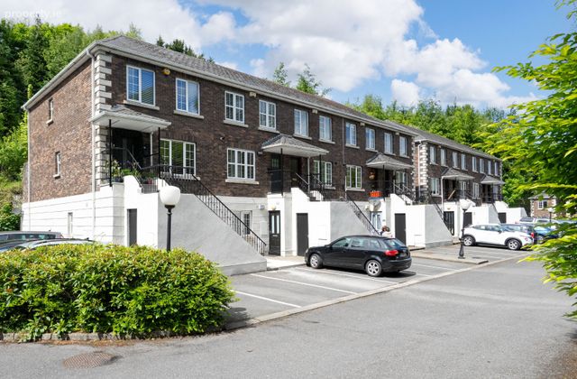 5 The Hollows, Lock Road, Lucan, Co. Dublin, Lucan, Co. Dublin - Click to view photos