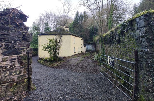Pouldrew Lodge, Pouldrew, Portlaw, Co. Waterford - Click to view photos