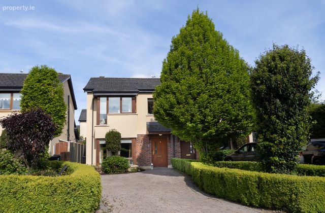 8 Blackthorn Hill Crescent, Rathcoole, Co. Dublin - Click to view photos