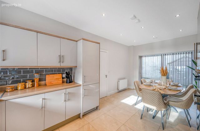 3 Bedroom House, Jameson Orchard Road, Malahide, Co. Dublin - Click to view photos