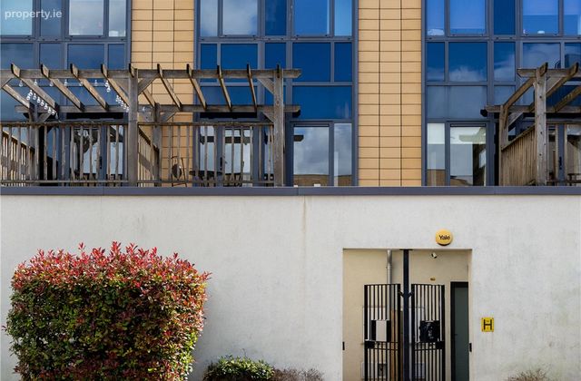 20 Lock-keepers Walk, Royal Canal Park, Dublin 15, Royal Canal Park, Dublin 15 - Click to view photos
