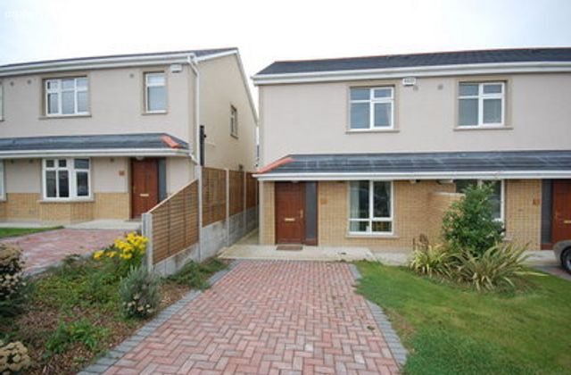 Cnoc Caislean, Ballygunner, Ballygunner, Co. Waterford - Click to view photos
