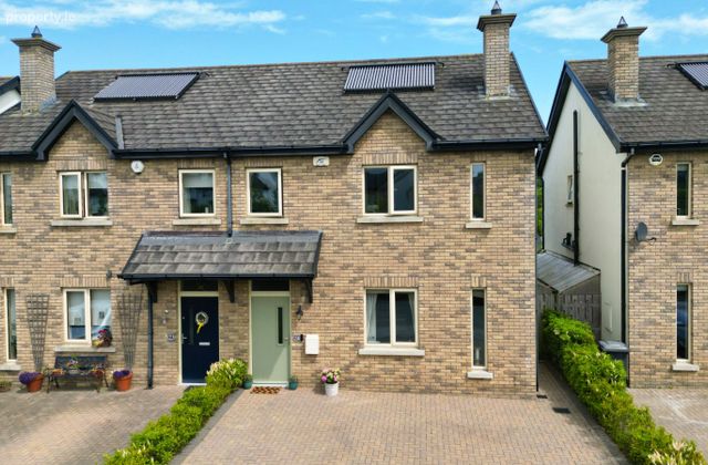 24 Cooper's Wood, Chapel Road, Kinsealy, Malahide, Co. Dublin - Click to view photos