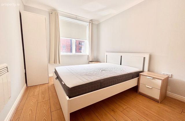 Tuskar Rock, Custom House Harbour Apartments, IFSC, Dublin 1 - Click to view photos