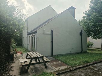 1 Bunratty Castle Gardens, Bunratty, Hurlers Cross, Co. Clare - Image 3
