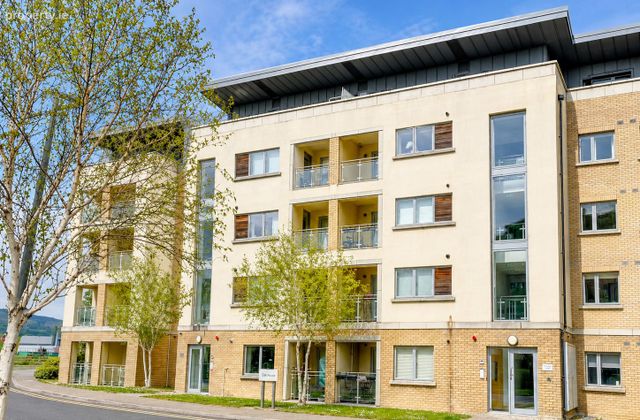 Apartment 38, Oak House, Carrickmines, Dublin 18 - Click to view photos
