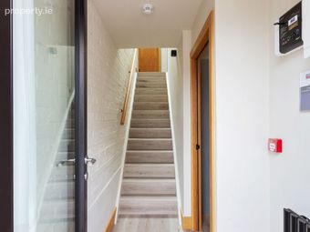 Apartment D, 58 Pembroke Lane, Dublin 2 - Image 2