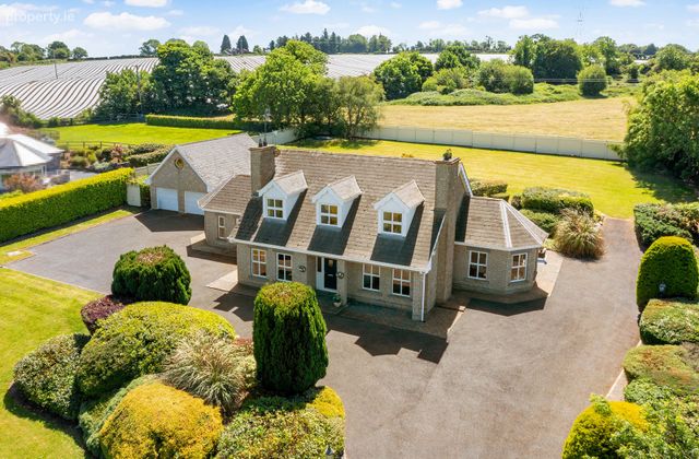 Ovidstown, Donadea, Co. Kildare - Click to view photos