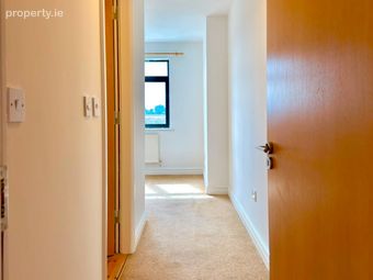 11 Montrey Pine, River Village, Monksland, Athlone, Co. Roscommon - Image 4